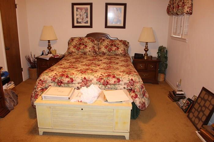 Queen Bed and two side chests with Thomasville Oak 5 piece Bedroom set. Antique cedar blanket chest.