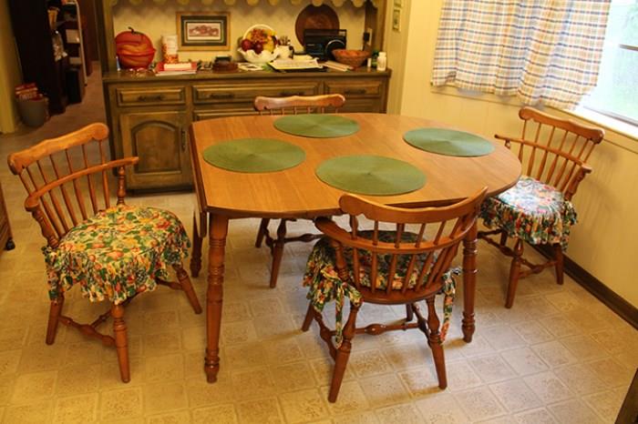 Early American Drop Leaf Dinette with two leaves, Formica top and 6 chairs