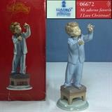 Lladro I Love Christmas 6672 Figurine with Box