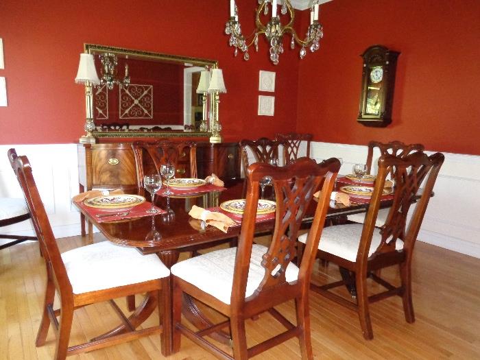Thomasville dining room set with 10 chairs