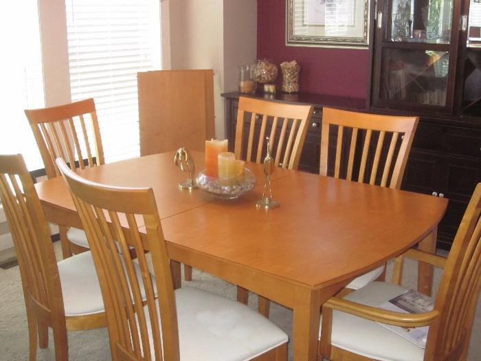 Dining Room Set, Table with 6 Chairs and 2 leaves, Stanley Furniture