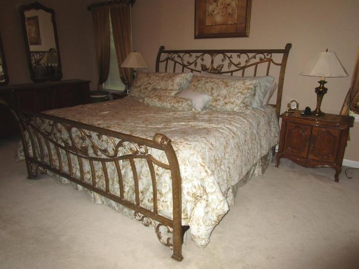 FAB KING SIZE BED