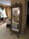 STUNNING STANDING MIRROR