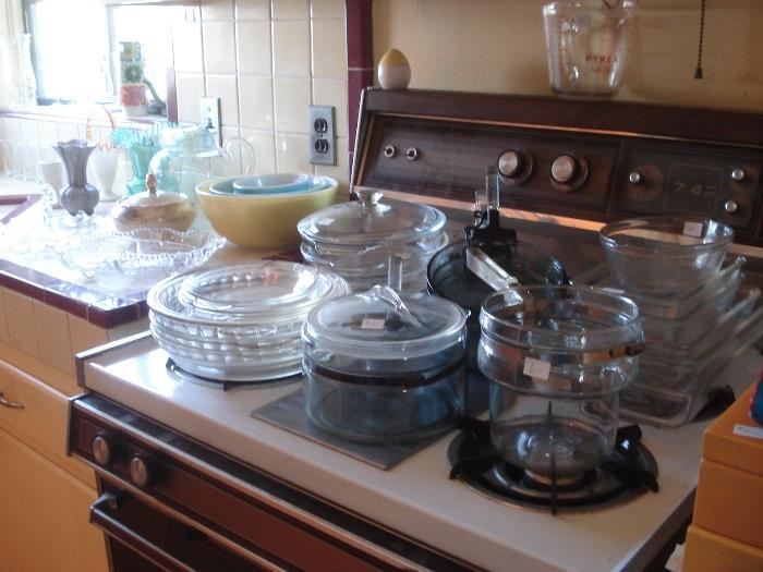 Vintage Pyrex and Kitchen Items