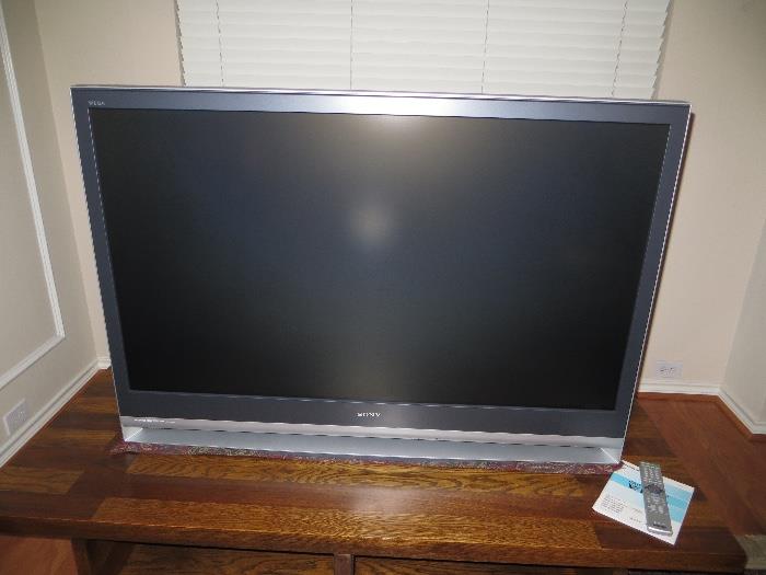 55 INCH HIGH DEF DIGITAL SONY WEGA TV