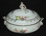 Meissen large covered oval Turine with Putti finial, 20th Century 