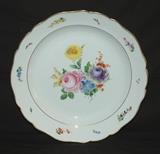 Meissen round scalloped serving plate, 20th Century