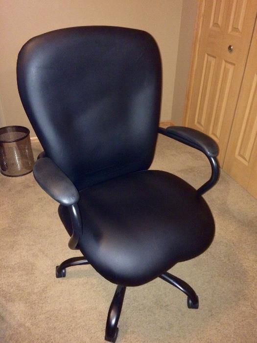 Oversized Leather Office Chair (for 450+ pounds!)
