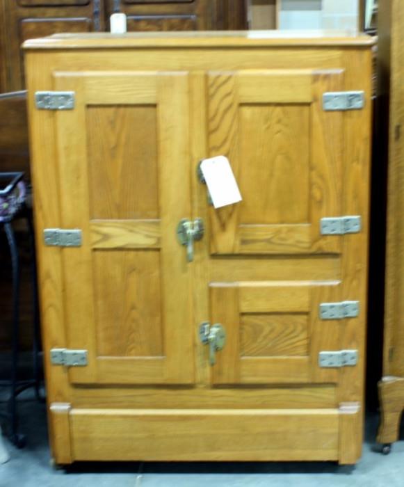 Vintage Antique Wood Cooler Refrigerator Ice Box, 33"W x 45"H x 17"D, With Wheels    http://bid.auctionbymayo.com/view-auctions/catalog/id/7786/lot/1040276/?url=%2Fview-auctions%2Fcatalog%2Fid%2F7786%2F