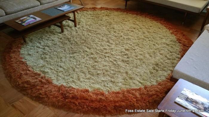 Mod round 2-tone shag carpet