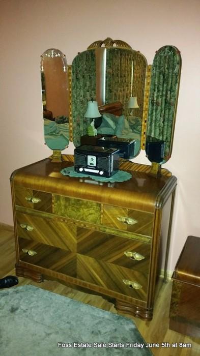 Waterfall front dresser with 3-part mirror