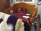 daybed w/ trundle and matts