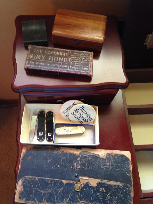 GREAT MEN'S GIFTS FOR FATHER'S  DAY...POCKET KNIVES, ETC.