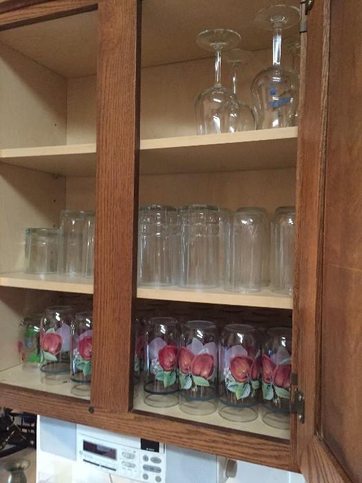 COUNTRY APPLE GLASSES AND KITCHENWARE