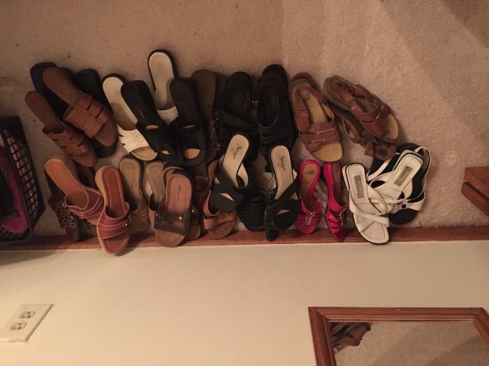 WOMENS SHOES SIZE 6 AND 6.5
