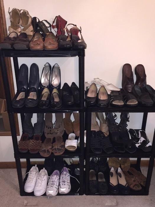 WOMENS SHOES SIZE 6 AND 6.5