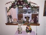 PORCELAIN HOUSE / HOME COLLECTABLES