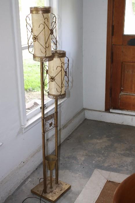 MID CENTURY MODERN FLOOR LAMP