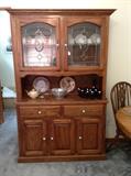 LightedOak hutch w/leaded glass windowns