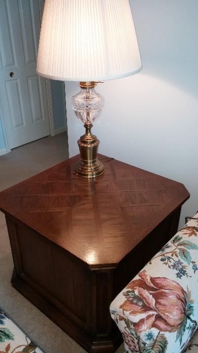 Drexel Heritage closed end table