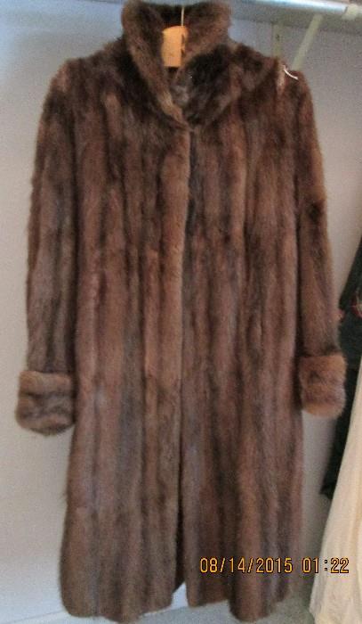 Gorgeous vintage full length mink coat but.......