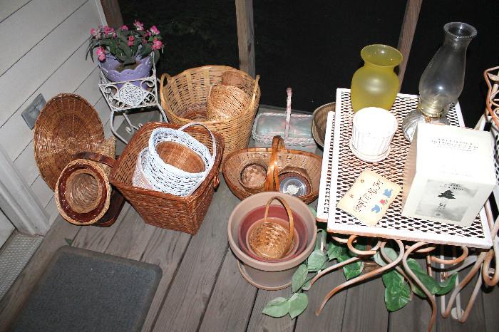 Baskets and flowerpots (some items may be sold)