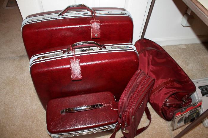 NICE vintage Samsonite luggage