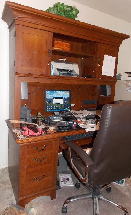 Nice desk with storage, office chair