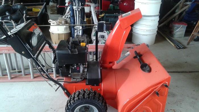 2013 Ariens 1332LE 32” Snow Blower (Turns over, will not start, great for small engine project, easy...)
