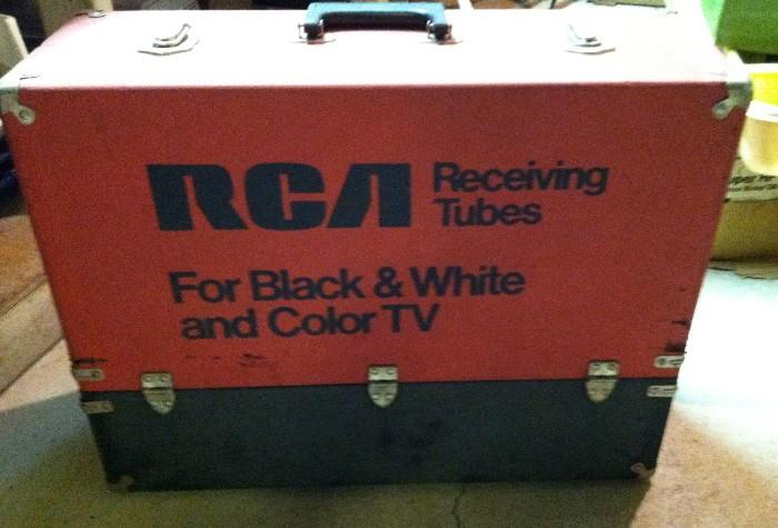 RCA Salesman/Repairman Tube Carrying Case with Tubes