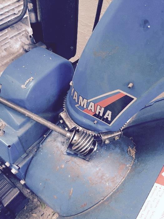 Yamaha YS624 Snow Blower with Treads, The tops, priced to sell.  Starts one pull overtime. A Classic