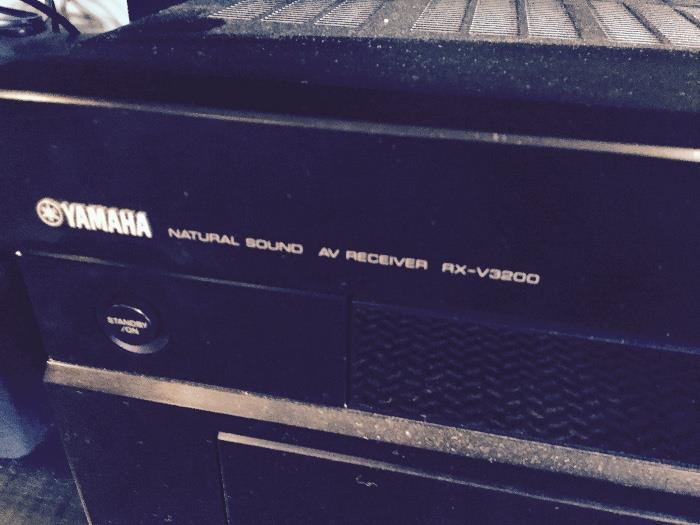Yamaha RX-V3200 Receiver
