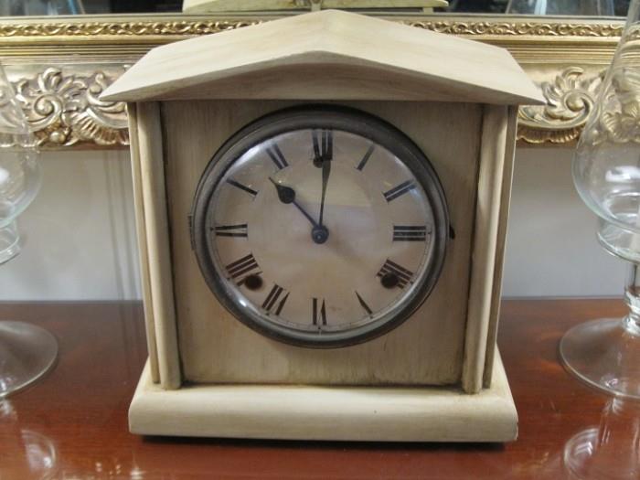 Vintage mantel pendulum clock.