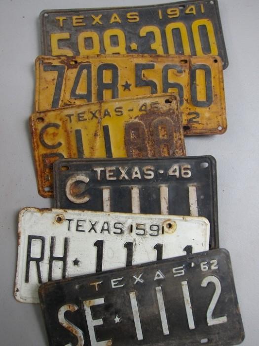 Collection of 1940s to 1970s Texas, Missouri and District of Columbia license plates.