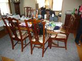 Dining Room Table & Chairs