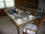 Dining Room Table & Chairs
