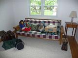 Futon & Table