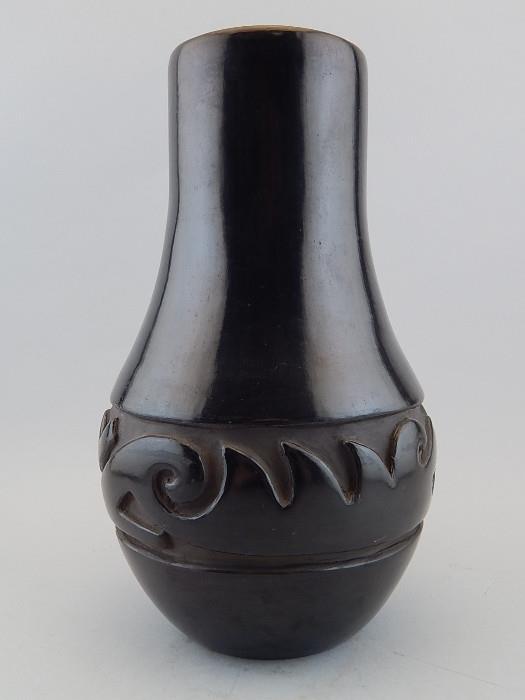 Margaret Tafoya vase