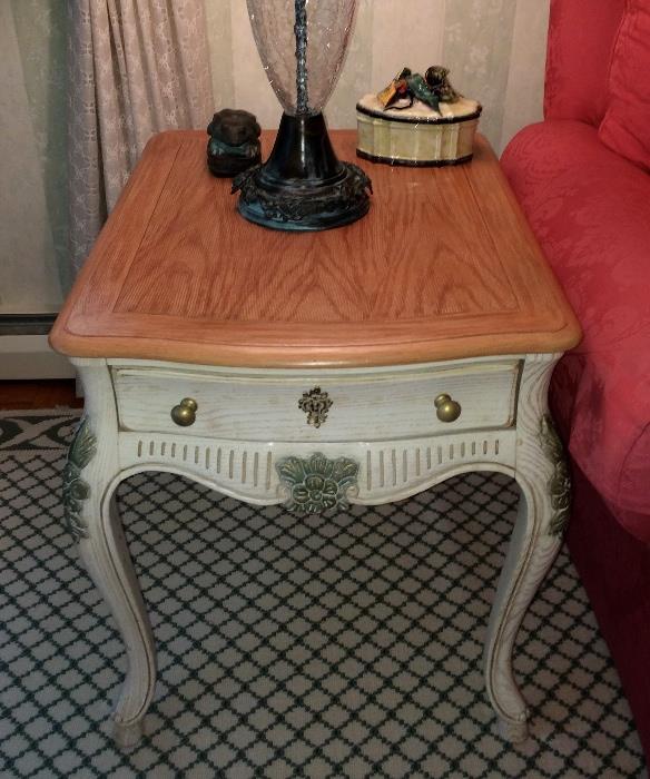 Pair of end tables 