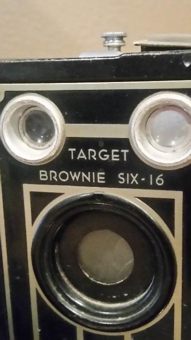 Vintage Brownie SIX-16 Camera