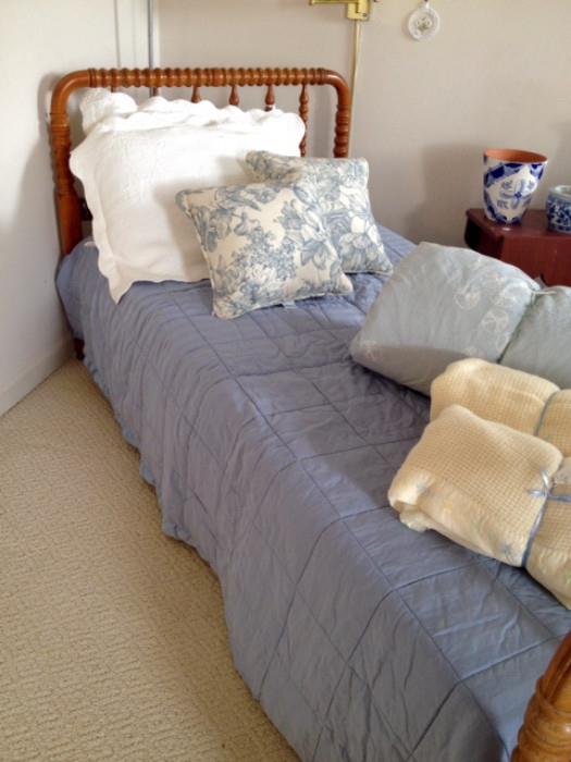 Jenny Lind Vintage Twin Bed