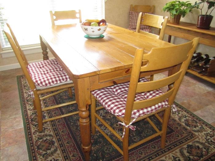NICE TABLE AND CHAIRS