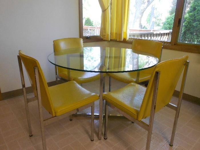 MID-CENTURY  CHROME AND GLASS DINING SET.      WONDERFUL CONDITION AND COMFORTABLE