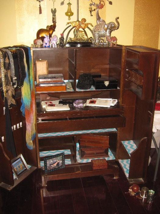 Fold out desk that BJ used as her jewelry box