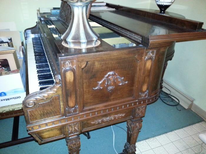 Player piano detail