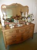 Traditonal 3 Drawer Chest with Fab Mirror