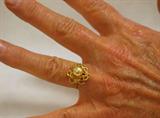 nice gold and pearl ring