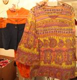 more AWESOME vintage clothes, the one on the righ has matching bell bottoms!