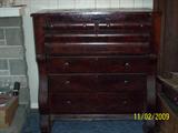 chest of drawers
lock still works