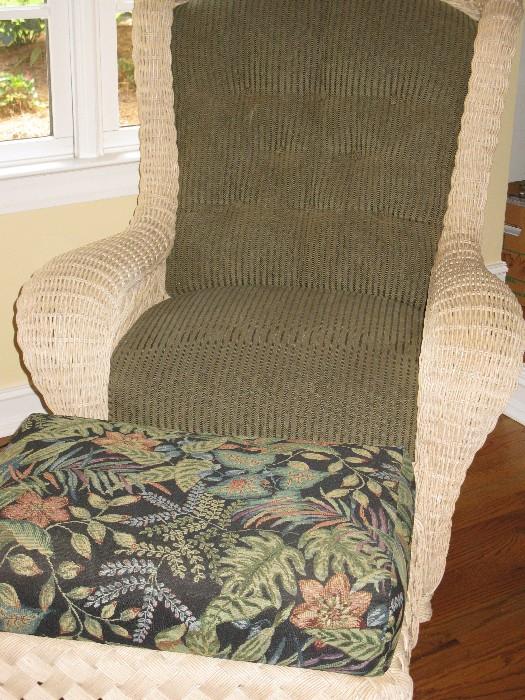 Wicker chair with ottman